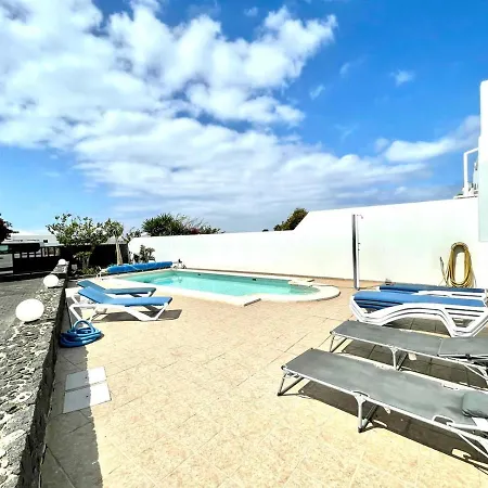 Encantadora Villa Con Piscina Privada, Wifi, A/C, Bbq, Playa Blanca Villa *