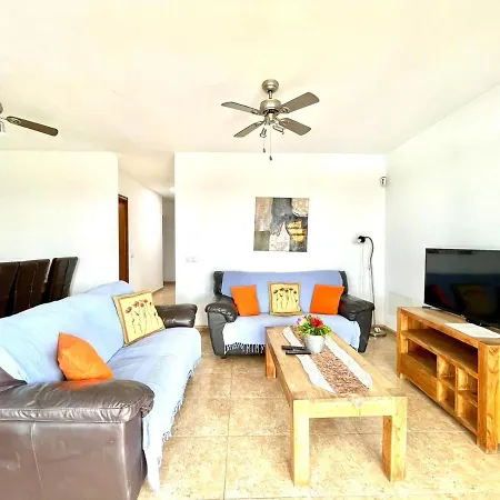 Encantadora Villa Con Piscina Privada, Wifi, A/C, Bbq, Playa Blanca Villa