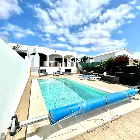 Encantadora Villa con piscina privada, Wifi, A/C, BBQ, Playa Blanca * Playa Blanca (Lanzarote)