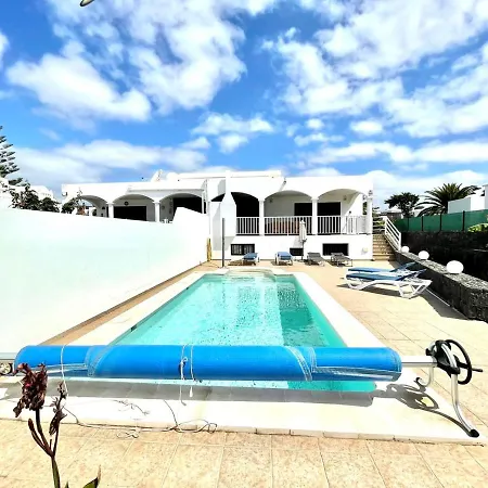 Villa Encantadora Villa Con Piscina Privada, Wifi, A/C, Bbq, Playa Blanca *