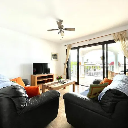 Encantadora Villa con piscina privada, Wifi, A/C, BBQ, Playa Blanca *
