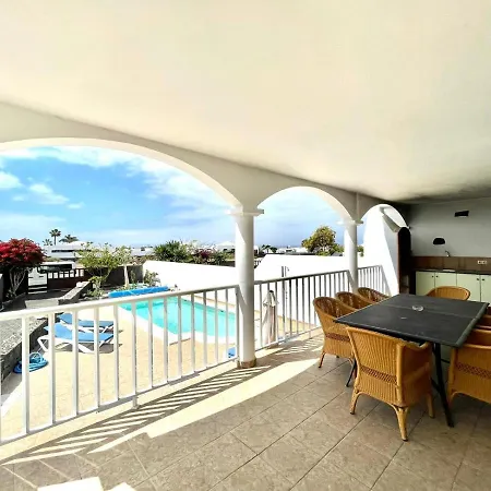 Villa Encantadora Villa con piscina privada, Wifi, A/C, BBQ, Playa Blanca