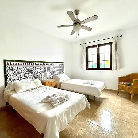 Encantadora Villa Con Piscina Privada, Wifi, A/C, Bbq, Playa Blanca