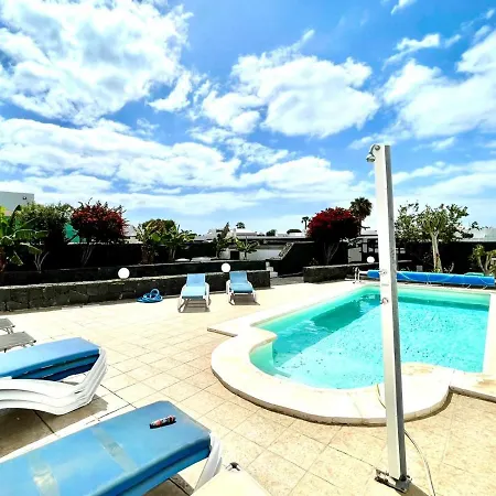 Encantadora Villa Con Piscina Privada, Wifi, A/C, Bbq, Playa Blanca Villa *