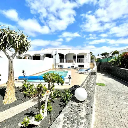 Encantadora Villa con piscina privada, Wifi, A/C, BBQ, Playa Blanca * Playa Blanca (Lanzarote)
